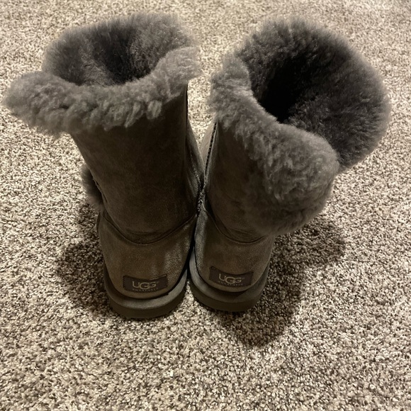 Gray Ugg boots - Picture 3 of 3